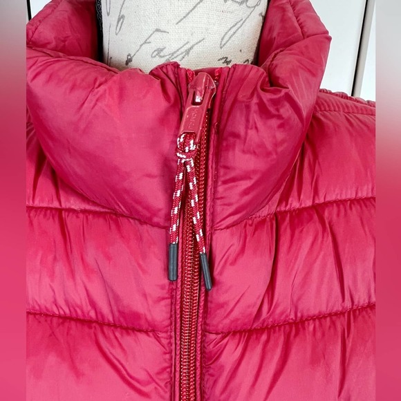 GAP Red Quilted Vest - Picture 9 of 10